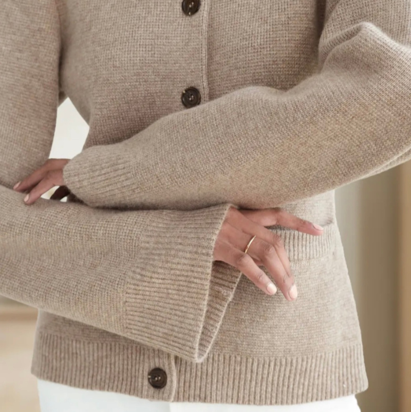 Damska - Kardigan - Rozszerzane rękawy - Casual Comfort - Stylowy i wygodny wybór na każdą okazję