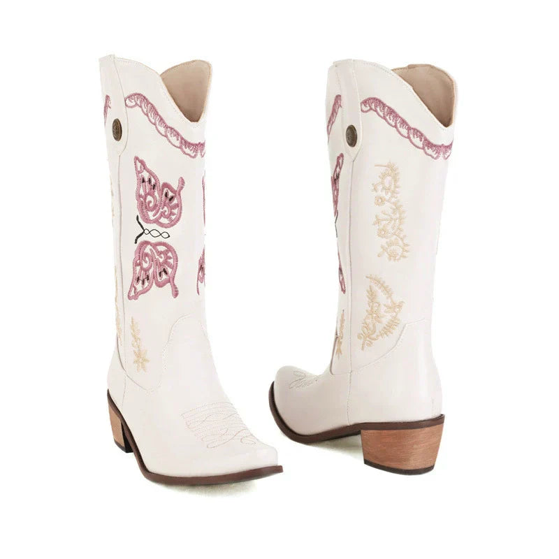 Damska - Buty western z haftem - Skórzane, do połowy łydki - Stylowe i wygodne obuwie