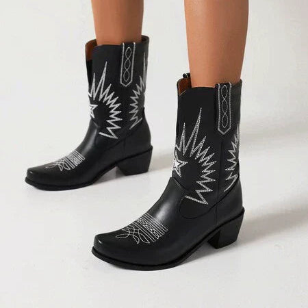 Damska - Buty western do połowy łydki z haftem - Stylowe i wygodne - Idealne na każdą okazję