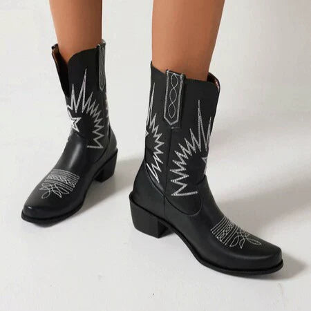 Damska - Buty western do połowy łydki z haftem - Stylowe i wygodne - Idealne na każdą okazję