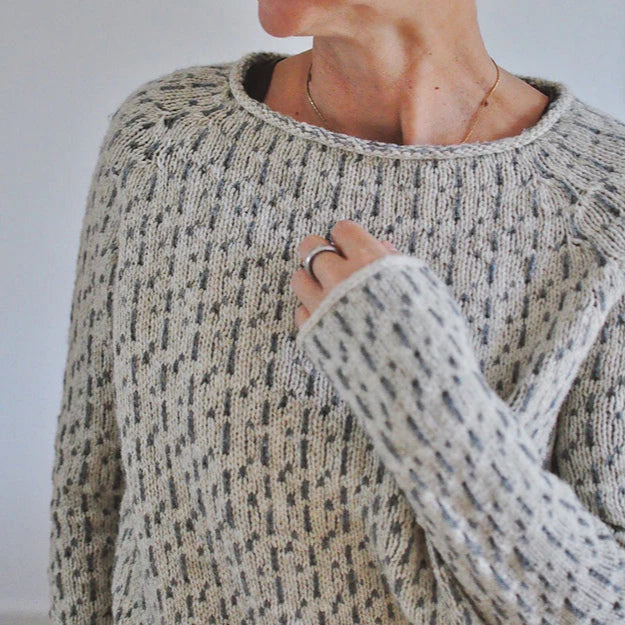 Damska - Sweter - Dzianinowy sweter z długim rękawem - Miękkiego materiału - Elegancki i stylowy wybór na każdą okazję
