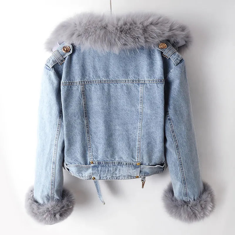 Damska - Kurtka - Denim - Niebieska z kołnierzem i mankietami ze sztucznego futra - Modny zimowy styl