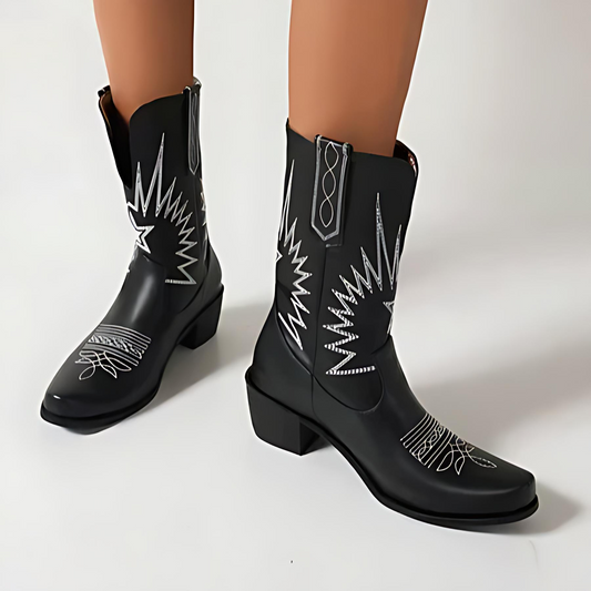 Damska - Buty western do połowy łydki z haftem - Stylowe i wygodne - Idealne na każdą okazję