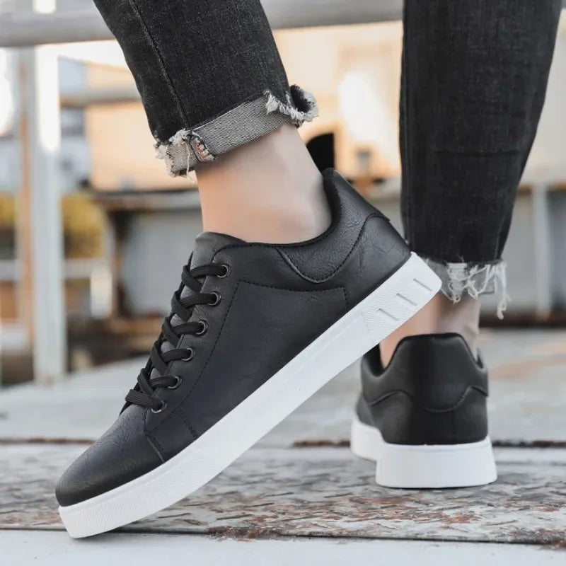 Męska - Skórzane trampki - Lässiger Schnürschuh - Stylowe i Wygodne Buty na Co Dzień